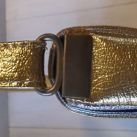 1960s Vintage Retro Gold/Silver Foil Convertible Vinyl Handbag Adjustable Strap - Picture 10 of 15